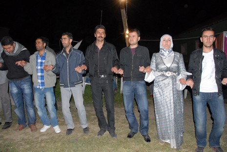 Yüksekova'da 22-23 Mayıs tarihleri arasında evlenen çiftleri sizler için sayfamıza taşıdık.