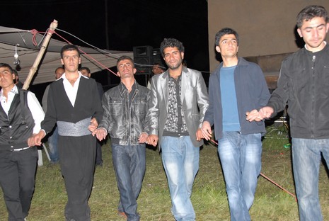 Yüksekova'da 22-23 Mayıs tarihleri arasında evlenen çiftleri sizler için sayfamıza taşıdık.