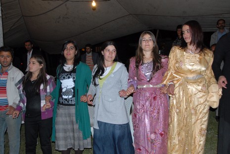 Yüksekova'da 22-23 Mayıs tarihleri arasında evlenen çiftleri sizler için sayfamıza taşıdık.