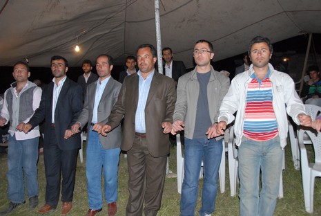 Yüksekova'da 22-23 Mayıs tarihleri arasında evlenen çiftleri sizler için sayfamıza taşıdık.