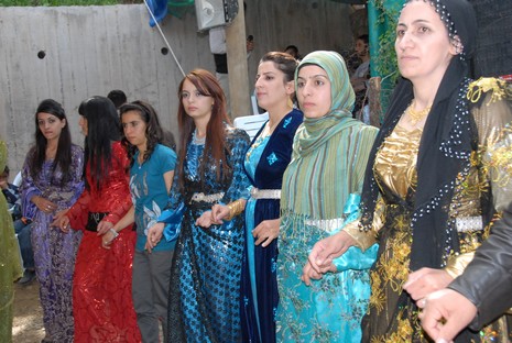 Yüksekova'da 22-23 Mayıs tarihleri arasında evlenen çiftleri sizler için sayfamıza taşıdık.