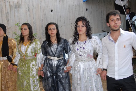 Yüksekova'da 22-23 Mayıs tarihleri arasında evlenen çiftleri sizler için sayfamıza taşıdık.