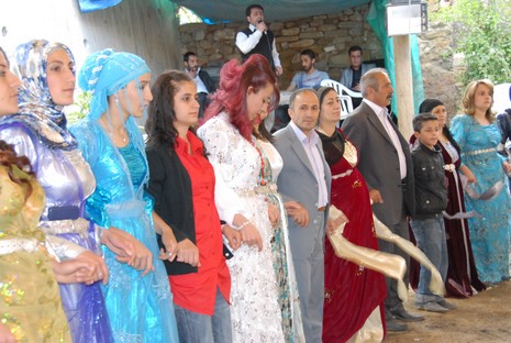 Yüksekova'da 22-23 Mayıs tarihleri arasında evlenen çiftleri sizler için sayfamıza taşıdık.