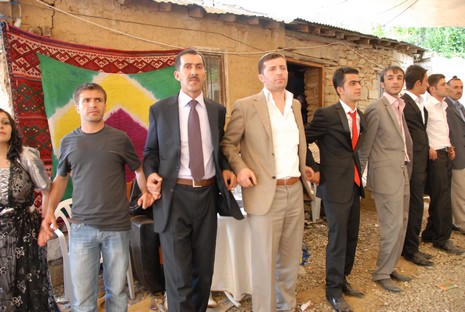 Yüksekova'da 22-23 Mayıs tarihleri arasında evlenen çiftleri sizler için sayfamıza taşıdık.