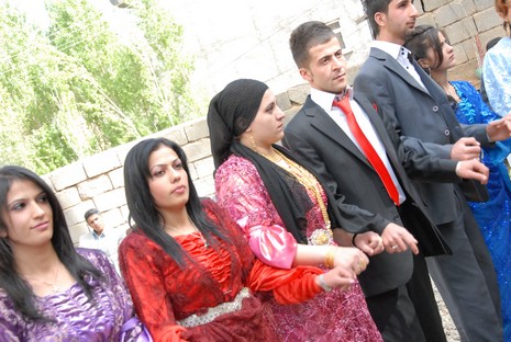 Yüksekova'da 22-23 Mayıs tarihleri arasında evlenen çiftleri sizler için sayfamıza taşıdık.