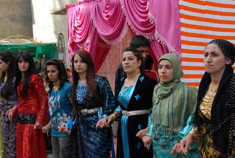 Yüksekova'da 22-23 Mayıs tarihleri arasında evlenen çiftleri sizler için sayfamıza taşıdık.