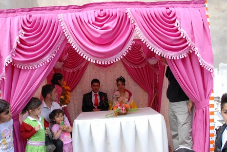 Yüksekova'da 22-23 Mayıs tarihleri arasında evlenen çiftleri sizler için sayfamıza taşıdık.