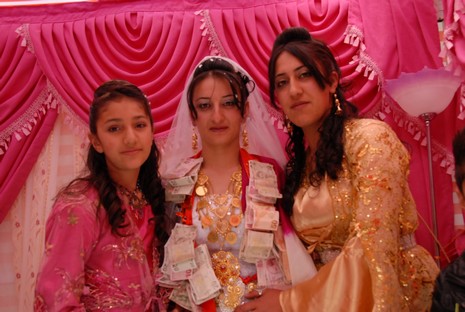 Yüksekova'da 22-23 Mayıs tarihleri arasında evlenen çiftleri sizler için sayfamıza taşıdık.