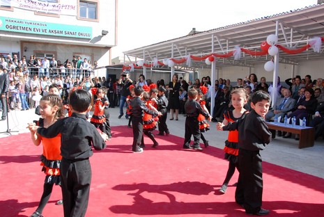 Yüksekova İlçe Milli Eğitim Müdürlüğü tarafından düzenlenen Okul Öncesi Eğitim Şenlikleri büyük ilgi gördü. 