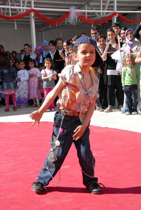 Yüksekova İlçe Milli Eğitim Müdürlüğü tarafından düzenlenen Okul Öncesi Eğitim Şenlikleri büyük ilgi gördü. 