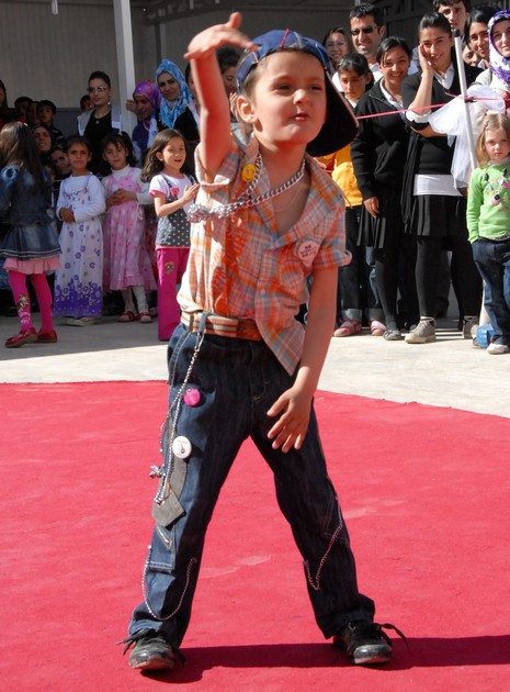 Yüksekova İlçe Milli Eğitim Müdürlüğü tarafından düzenlenen Okul Öncesi Eğitim Şenlikleri büyük ilgi gördü. 