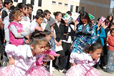 Yüksekova İlçe Milli Eğitim Müdürlüğü tarafından düzenlenen Okul Öncesi Eğitim Şenlikleri büyük ilgi gördü. 