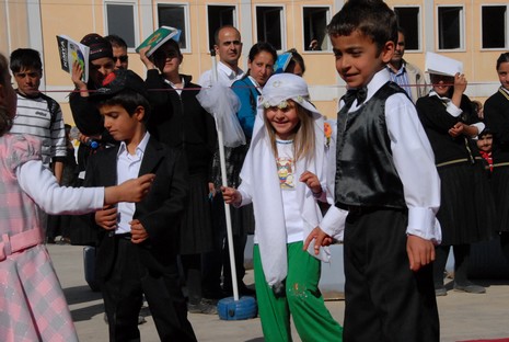 Yüksekova İlçe Milli Eğitim Müdürlüğü tarafından düzenlenen Okul Öncesi Eğitim Şenlikleri büyük ilgi gördü. 