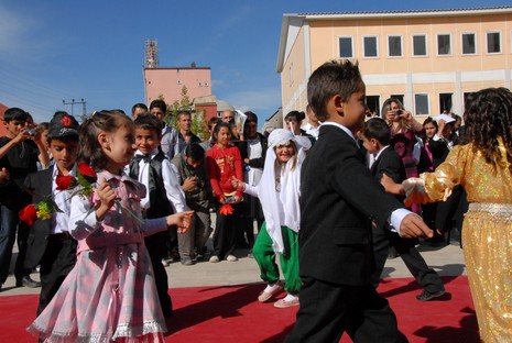 Yüksekova İlçe Milli Eğitim Müdürlüğü tarafından düzenlenen Okul Öncesi Eğitim Şenlikleri büyük ilgi gördü. 