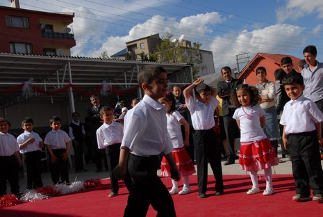 Yüksekova İlçe Milli Eğitim Müdürlüğü tarafından düzenlenen Okul Öncesi Eğitim Şenlikleri büyük ilgi gördü. 