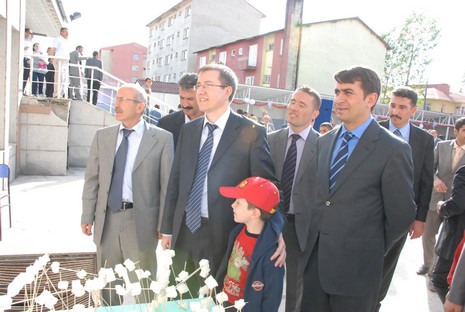 Yüksekova İlçe Milli Eğitim Müdürlüğü tarafından düzenlenen Okul Öncesi Eğitim Şenlikleri büyük ilgi gördü. 