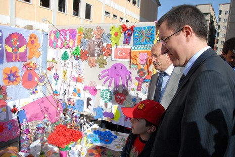 Yüksekova İlçe Milli Eğitim Müdürlüğü tarafından düzenlenen Okul Öncesi Eğitim Şenlikleri büyük ilgi gördü. 