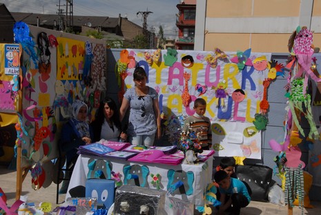 Yüksekova İlçe Milli Eğitim Müdürlüğü tarafından düzenlenen Okul Öncesi Eğitim Şenlikleri büyük ilgi gördü. 