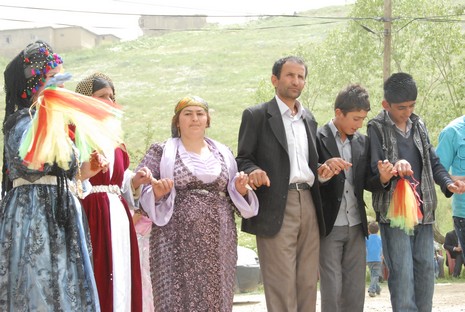 Yüksekova'da 29-30 Mayıs tarihleri arasında evlenen çiftleri sizler için sayfamıza taşıdık.