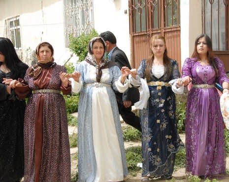 Yüksekova'da 29-30 Mayıs tarihleri arasında evlenen çiftleri sizler için sayfamıza taşıdık.