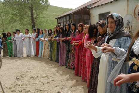 Yüksekova'da 29-30 Mayıs tarihleri arasında evlenen çiftleri sizler için sayfamıza taşıdık.