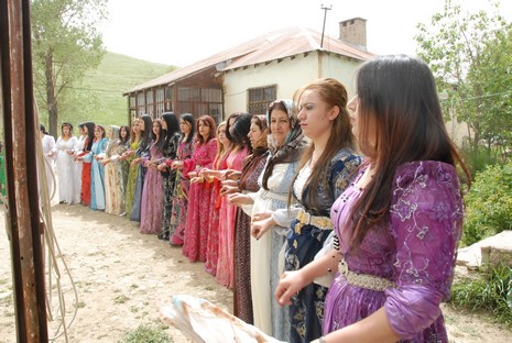 Yüksekova'da 29-30 Mayıs tarihleri arasında evlenen çiftleri sizler için sayfamıza taşıdık.