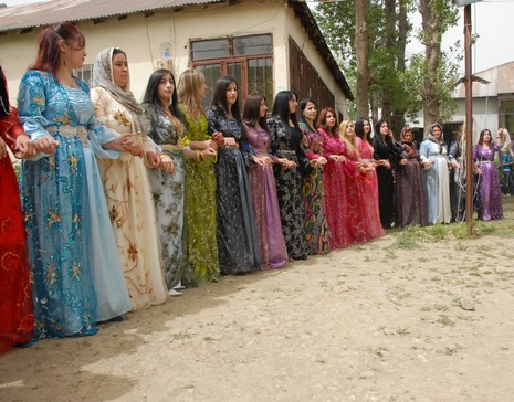 Yüksekova'da 29-30 Mayıs tarihleri arasında evlenen çiftleri sizler için sayfamıza taşıdık.