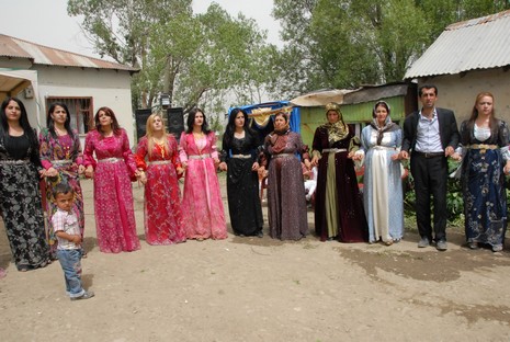 Yüksekova'da 29-30 Mayıs tarihleri arasında evlenen çiftleri sizler için sayfamıza taşıdık.