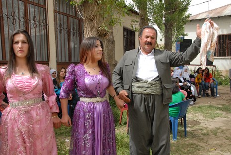 Yüksekova'da 29-30 Mayıs tarihleri arasında evlenen çiftleri sizler için sayfamıza taşıdık.