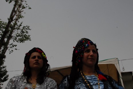 Yüksekova'da 29-30 Mayıs tarihleri arasında evlenen çiftleri sizler için sayfamıza taşıdık.