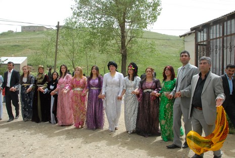 Yüksekova'da 29-30 Mayıs tarihleri arasında evlenen çiftleri sizler için sayfamıza taşıdık.