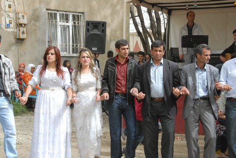 Yüksekova'da 29-30 Mayıs tarihleri arasında evlenen çiftleri sizler için sayfamıza taşıdık.