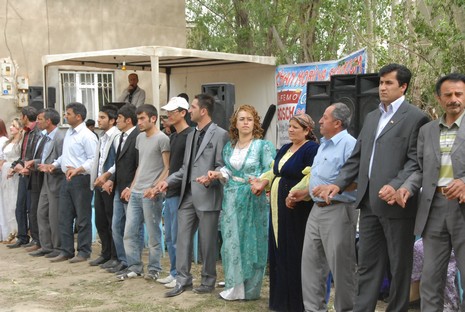 Yüksekova'da 29-30 Mayıs tarihleri arasında evlenen çiftleri sizler için sayfamıza taşıdık.