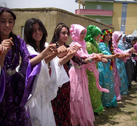 Yüksekova'da 29-30 Mayıs tarihleri arasında evlenen çiftleri sizler için sayfamıza taşıdık.