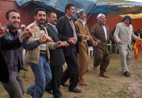 Yüksekova'da 29-30 Mayıs tarihleri arasında evlenen çiftleri sizler için sayfamıza taşıdık.