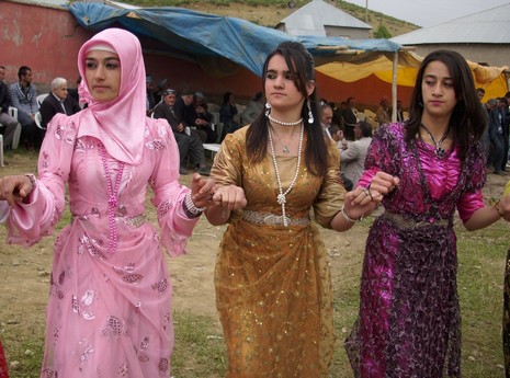 Yüksekova'da 29-30 Mayıs tarihleri arasında evlenen çiftleri sizler için sayfamıza taşıdık.