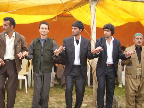 Yüksekova'da 29-30 Mayıs tarihleri arasında evlenen çiftleri sizler için sayfamıza taşıdık.