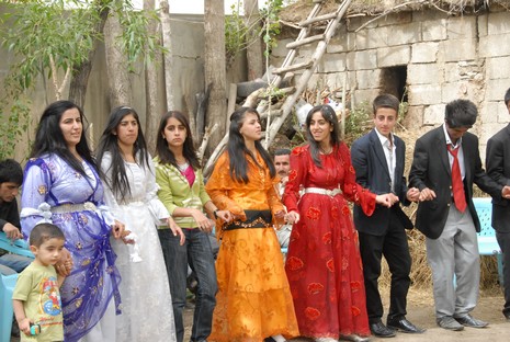 Yüksekova'da 29-30 Mayıs tarihleri arasında evlenen çiftleri sizler için sayfamıza taşıdık.