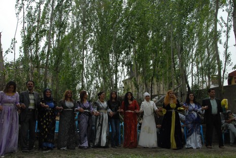 Yüksekova'da 29-30 Mayıs tarihleri arasında evlenen çiftleri sizler için sayfamıza taşıdık.