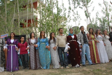 Yüksekova'da 29-30 Mayıs tarihleri arasında evlenen çiftleri sizler için sayfamıza taşıdık.