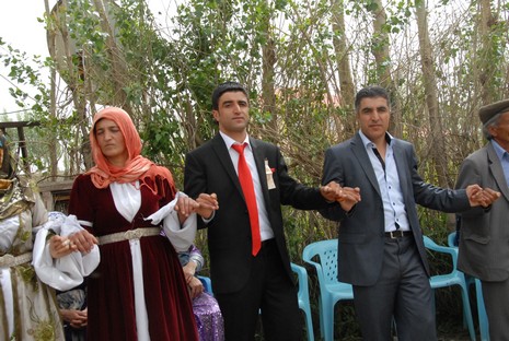 Yüksekova'da 29-30 Mayıs tarihleri arasında evlenen çiftleri sizler için sayfamıza taşıdık.