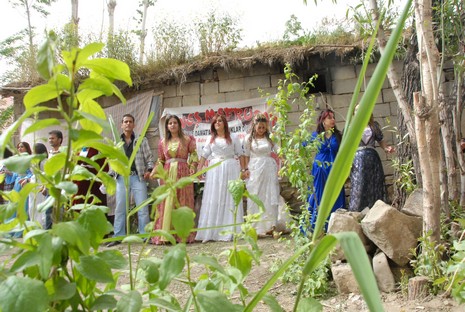 Yüksekova'da 29-30 Mayıs tarihleri arasında evlenen çiftleri sizler için sayfamıza taşıdık.