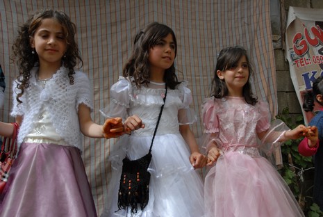 Yüksekova'da 29-30 Mayıs tarihleri arasında evlenen çiftleri sizler için sayfamıza taşıdık.