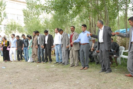 Yüksekova'da 29-30 Mayıs tarihleri arasında evlenen çiftleri sizler için sayfamıza taşıdık.