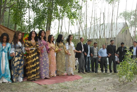 Yüksekova'da 29-30 Mayıs tarihleri arasında evlenen çiftleri sizler için sayfamıza taşıdık.