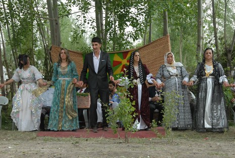 Yüksekova'da 29-30 Mayıs tarihleri arasında evlenen çiftleri sizler için sayfamıza taşıdık.