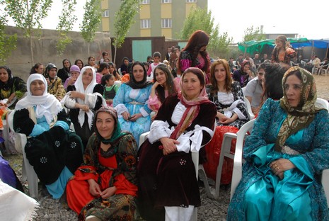 Yüksekova'da 29-30 Mayıs tarihleri arasında evlenen çiftleri sizler için sayfamıza taşıdık.