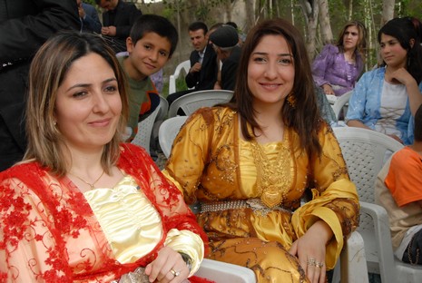 Yüksekova'da 29-30 Mayıs tarihleri arasında evlenen çiftleri sizler için sayfamıza taşıdık.