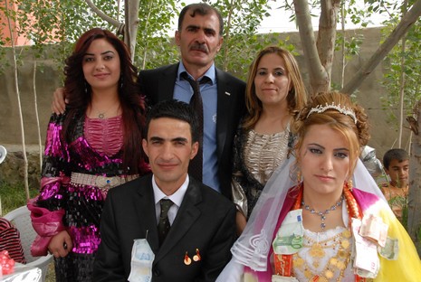 Yüksekova'da 29-30 Mayıs tarihleri arasında evlenen çiftleri sizler için sayfamıza taşıdık.