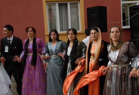 Yüksekova'da 29-30 Mayıs tarihleri arasında evlenen çiftleri sizler için sayfamıza taşıdık.